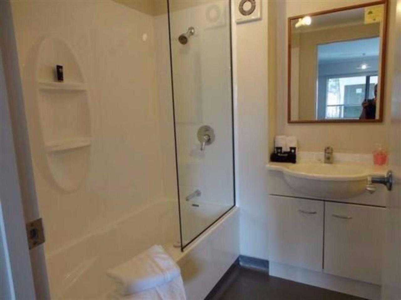 Asure Abode On Courtenay Motor Inn New Plymouth Ngoại thất bức ảnh